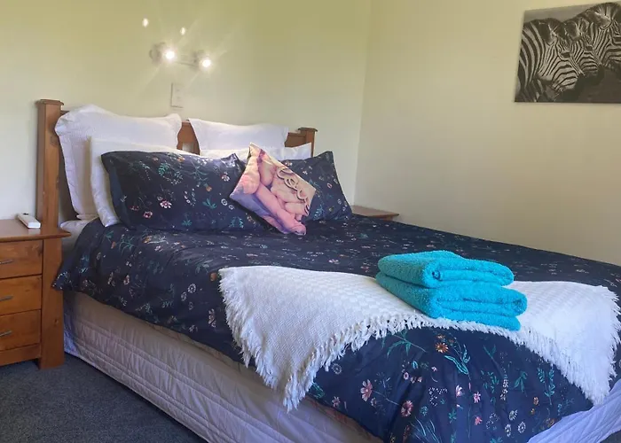3 Bedroom By The Reserve * Rotorua